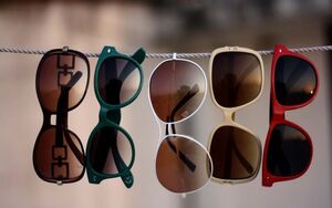 ۶ مشخصه عینک آفتابی استاندارد