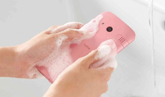 این گوشی را می‌توانید با آب و صابون بشویید! +عکس