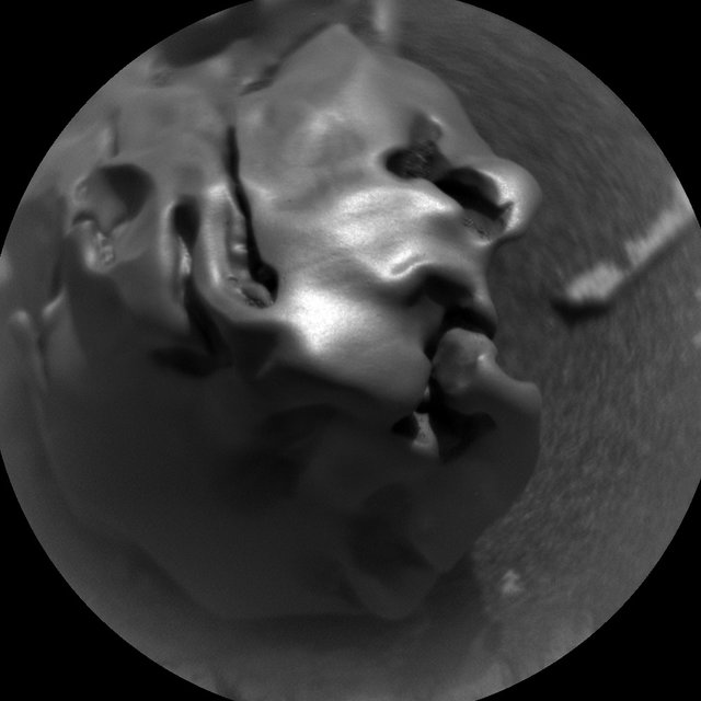 کشف یک شهاب سنگ عجیب روی مریخ+عکس